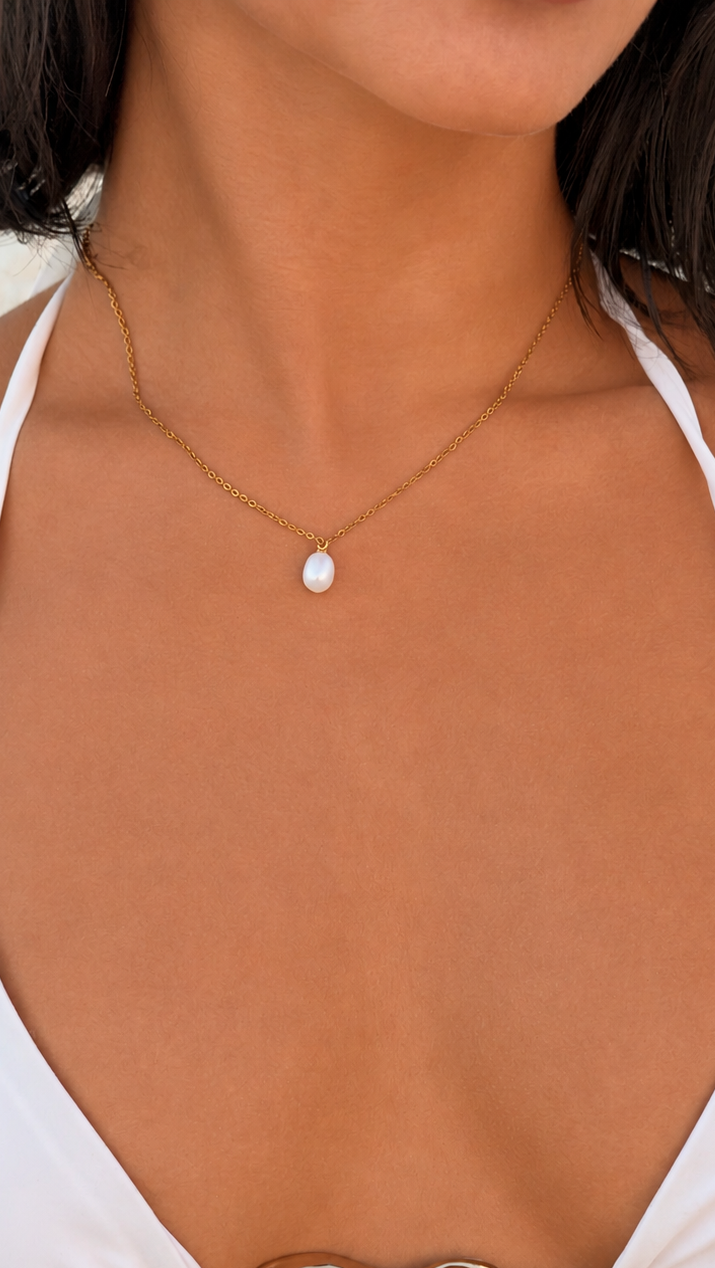 Elegant White Pearl Pendant
